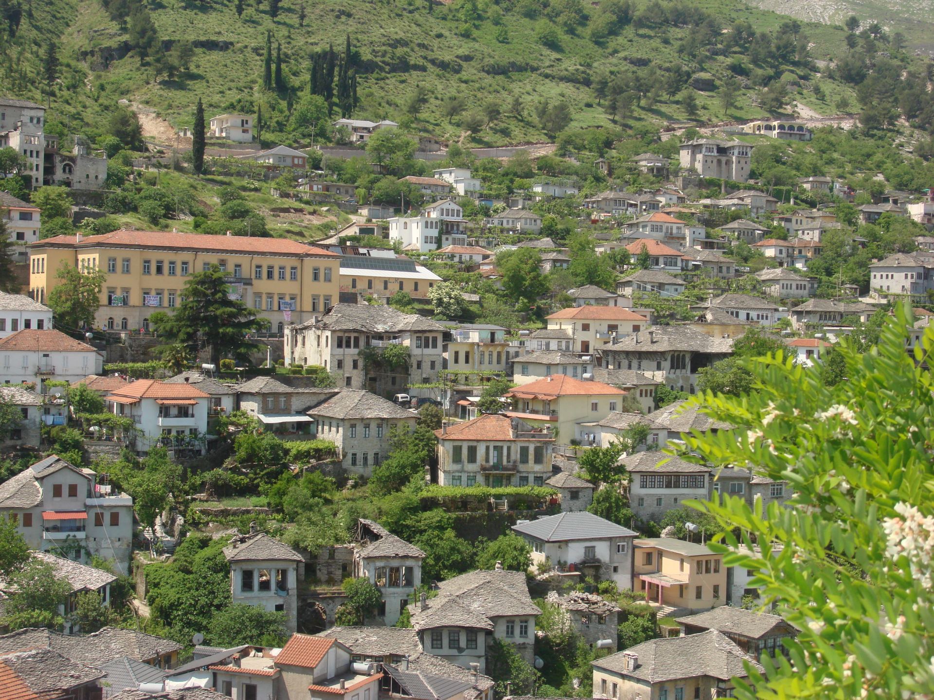Vizito qytetin e Gjirokastres